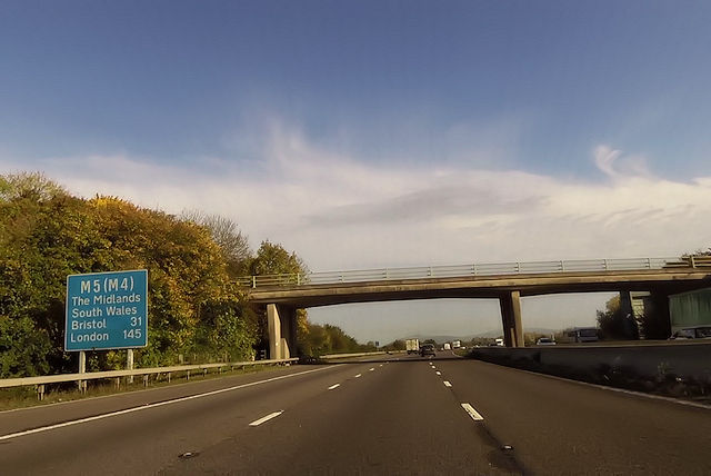 File:Overbridge near Chelsea Farm - geograph.org.uk - 4739048.jpg