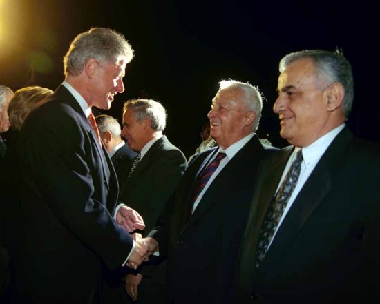 President Bill Clinton greeting Ariel Sharon and Yitzhak Mordechai.jpg