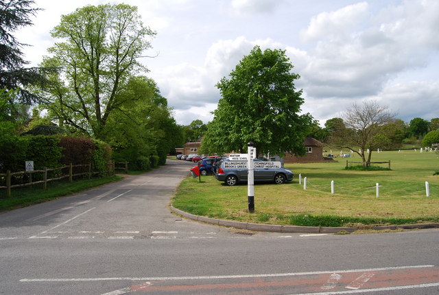 File:Road junction, Barns Green - geograph.org.uk - 1293530.jpg