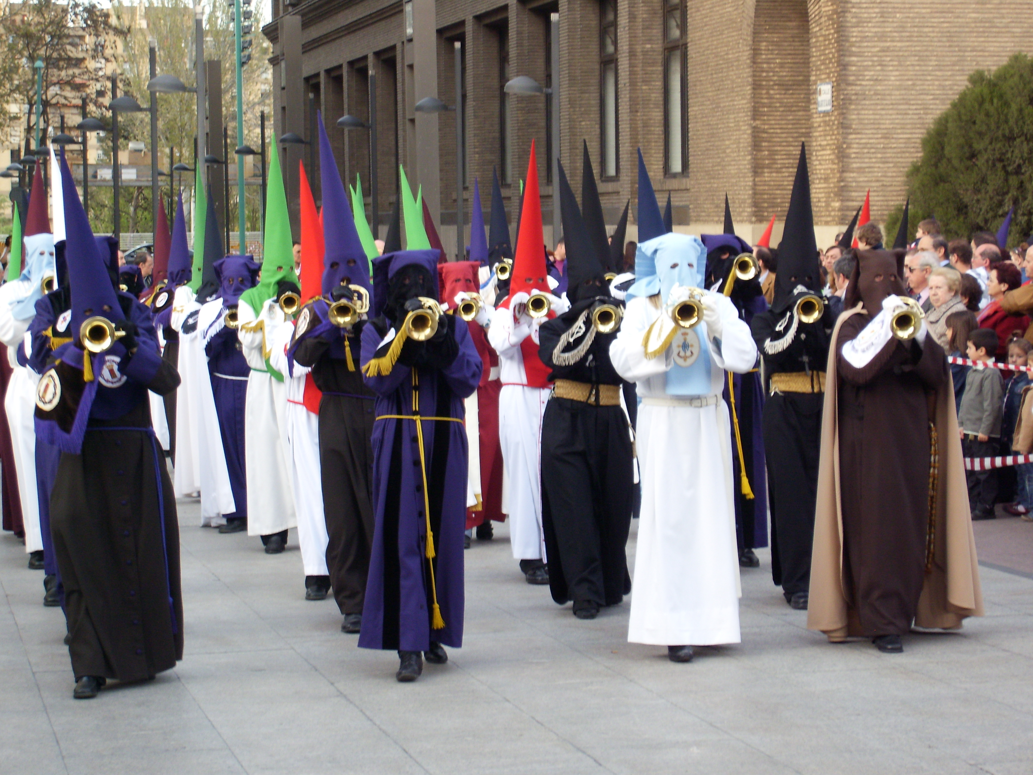 Cómo se hacen las flores de semana santa