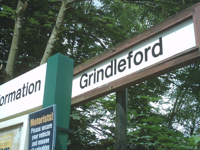 Sign at Grindleford station - geograph.org.uk - 1088890