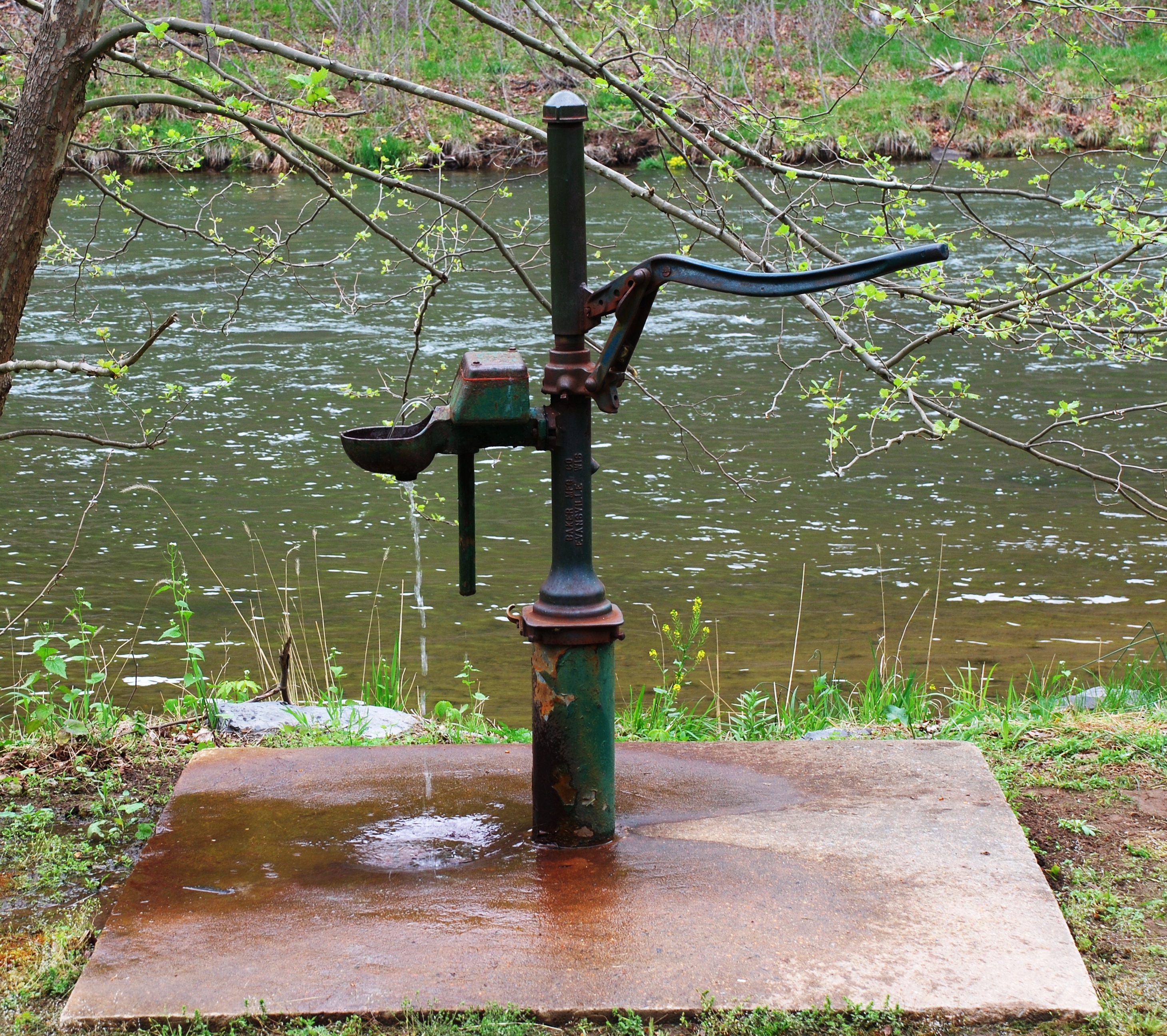 File Smoke Hole Water Fountain 1 Jpg Wikimedia Commons