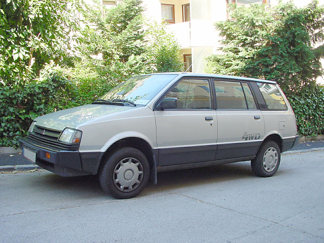 Space_Wagon_D00W_4wd_front.jpg