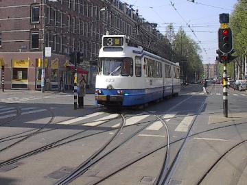 Old articulated tram at the Ceintuurbaan / Ferdinand Bolstraat intersection. This tram type was used between 1957 and 2004.