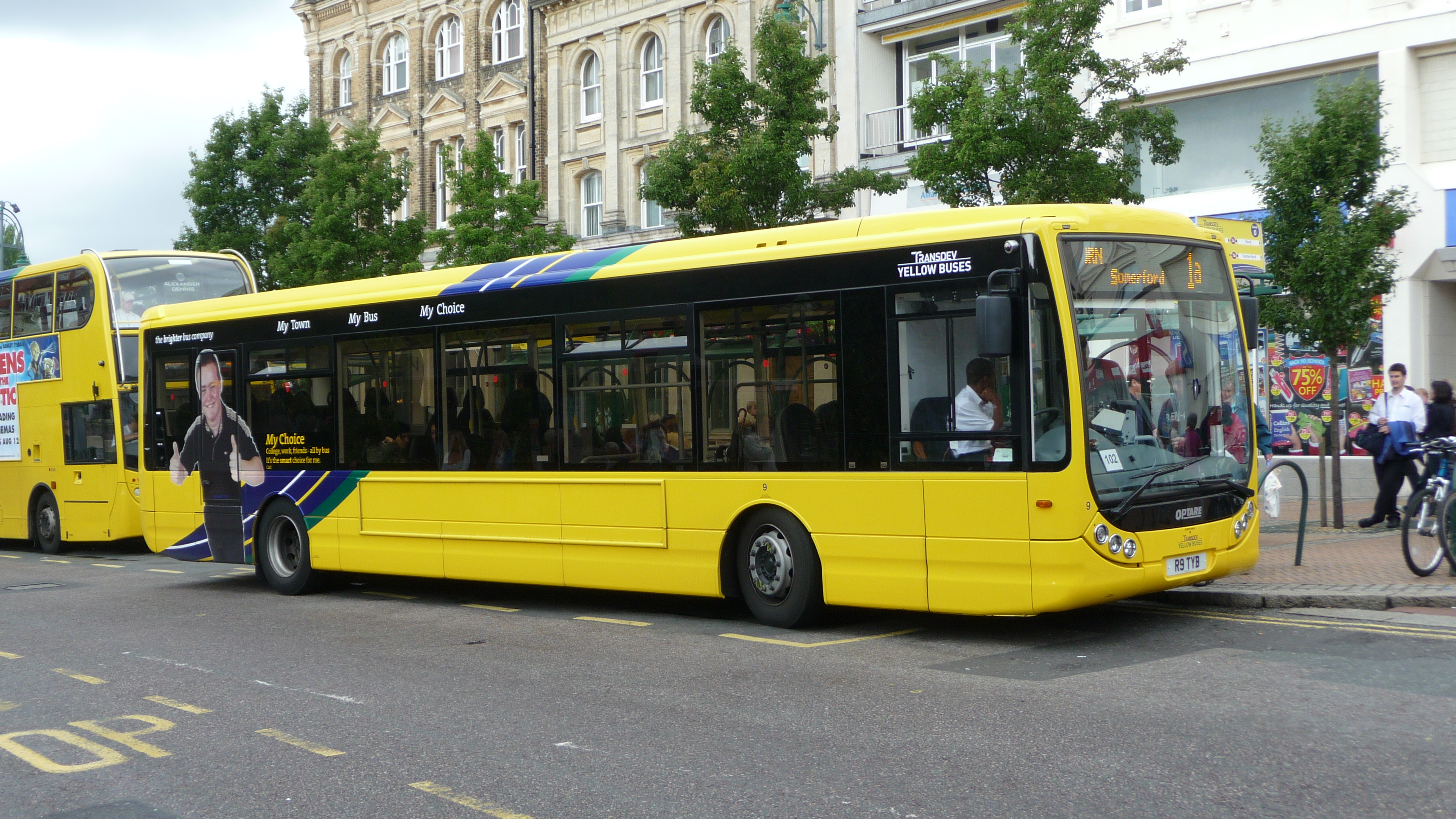 Автобус 9 т. Автобус 9. Желтые автобусы в Минске. Автобус Темпо. Желто зеленый автобус в Норвегии.