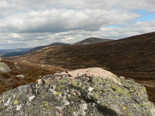 File:Weathered rock - geograph.org.uk - 808102.jpg