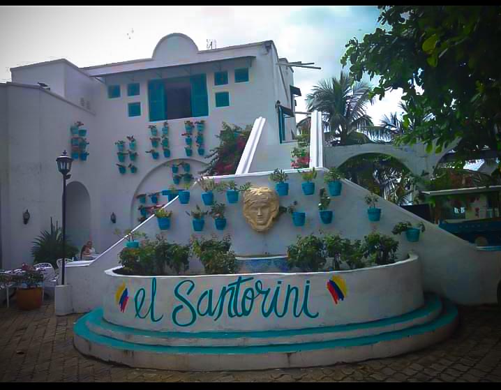 File:"Santorini Colombiano", Doradal, Antioquia.jpg