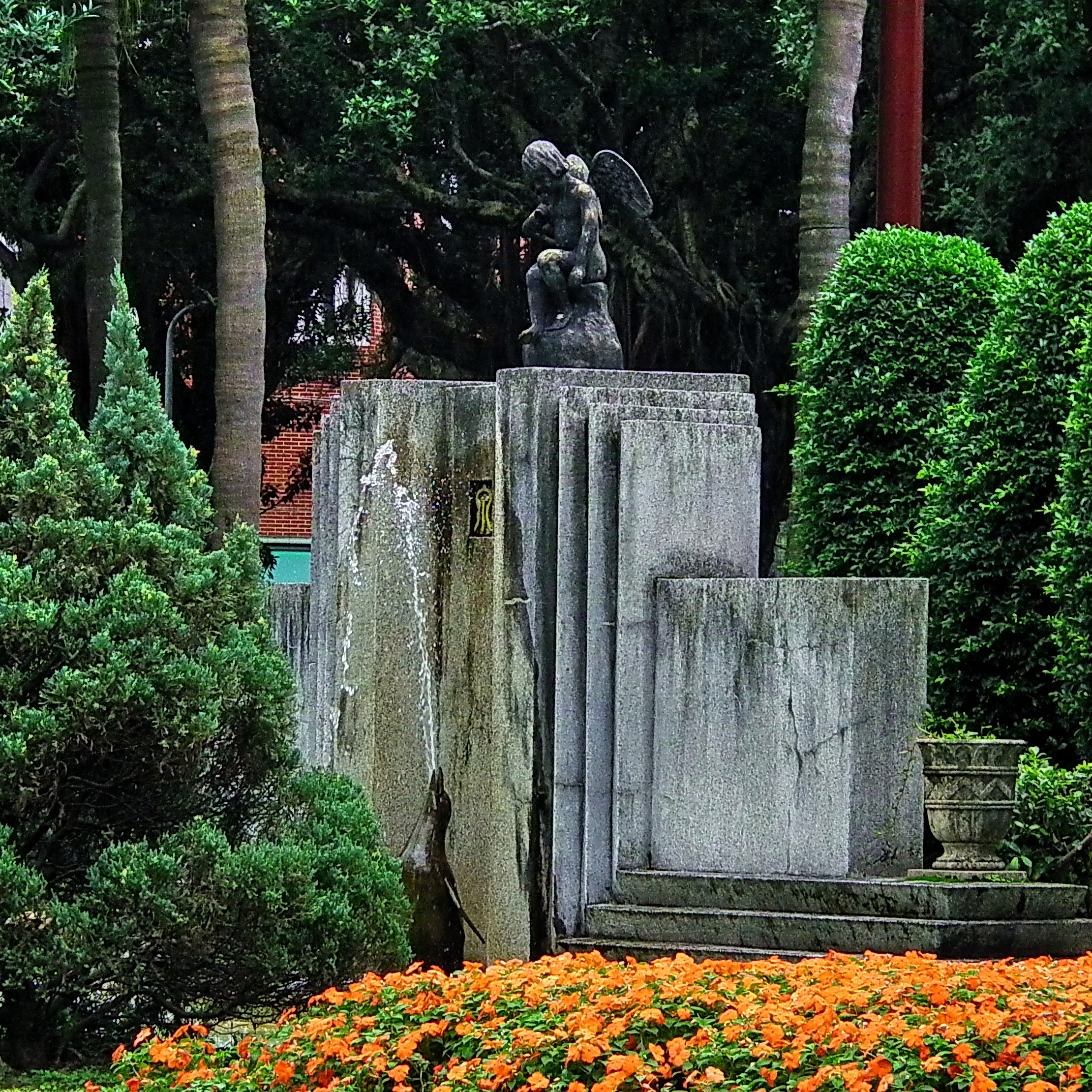 File 小天使噴泉 Little Angel Fountain Panoramio Jpg Wikimedia Commons