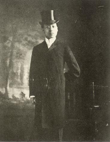 Rhee in 1905 dressed to meet Theodore Roosevelt