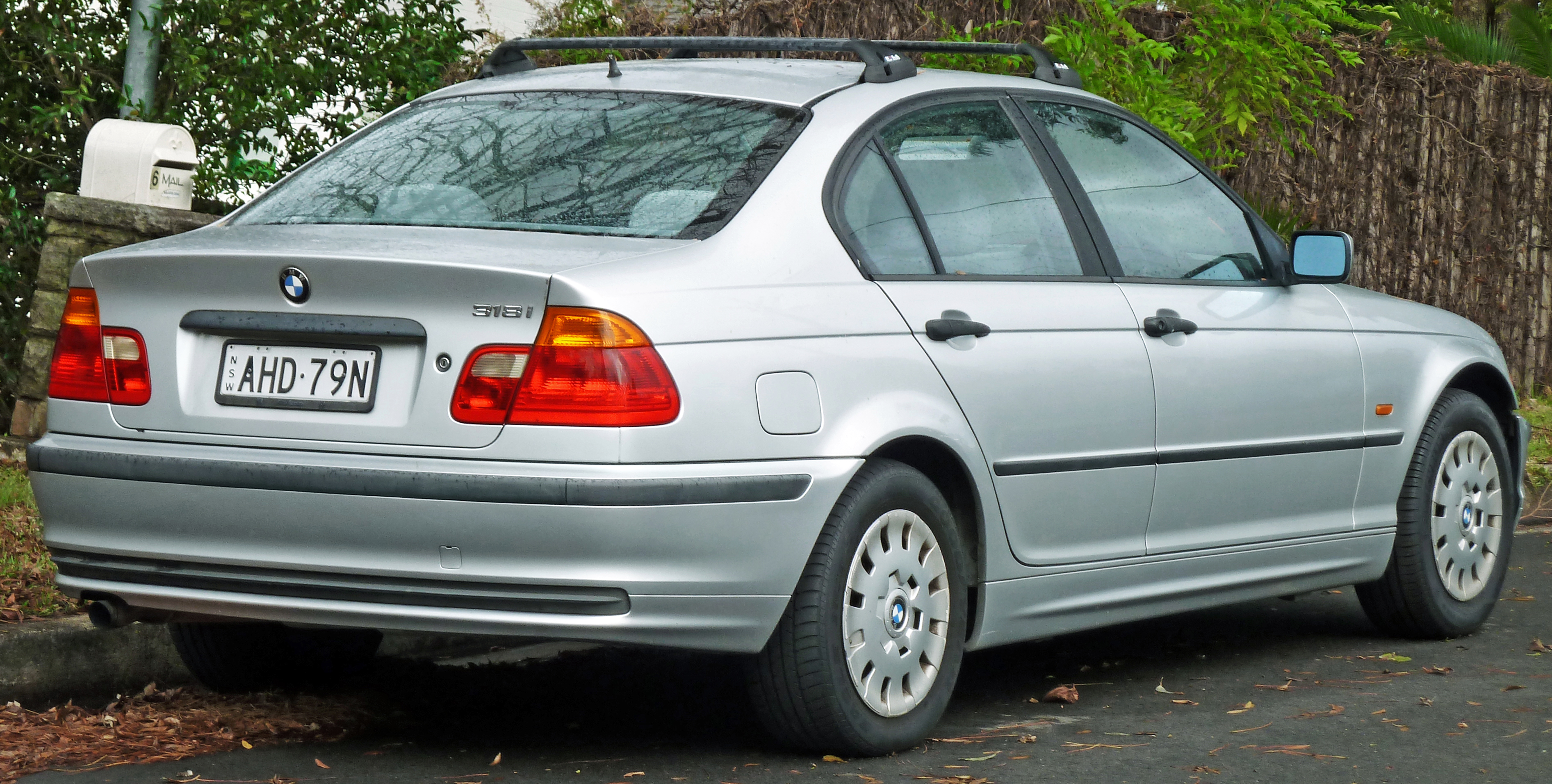 1998 Bmw 318i dimensions