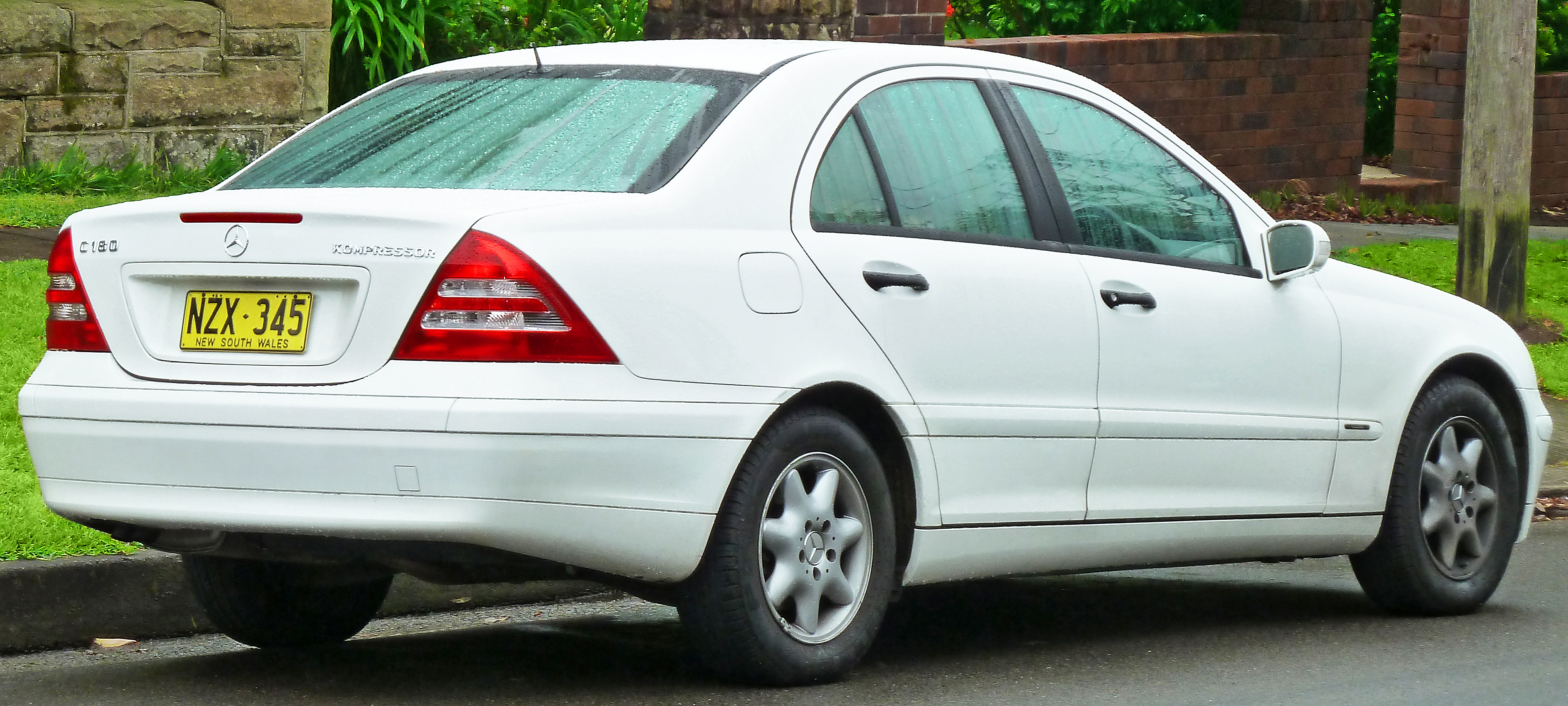 File:Mercedes C 180 Kompressor Sportcoupé (CL203) Facelift rear  20100510.jpg - Wikimedia Commons