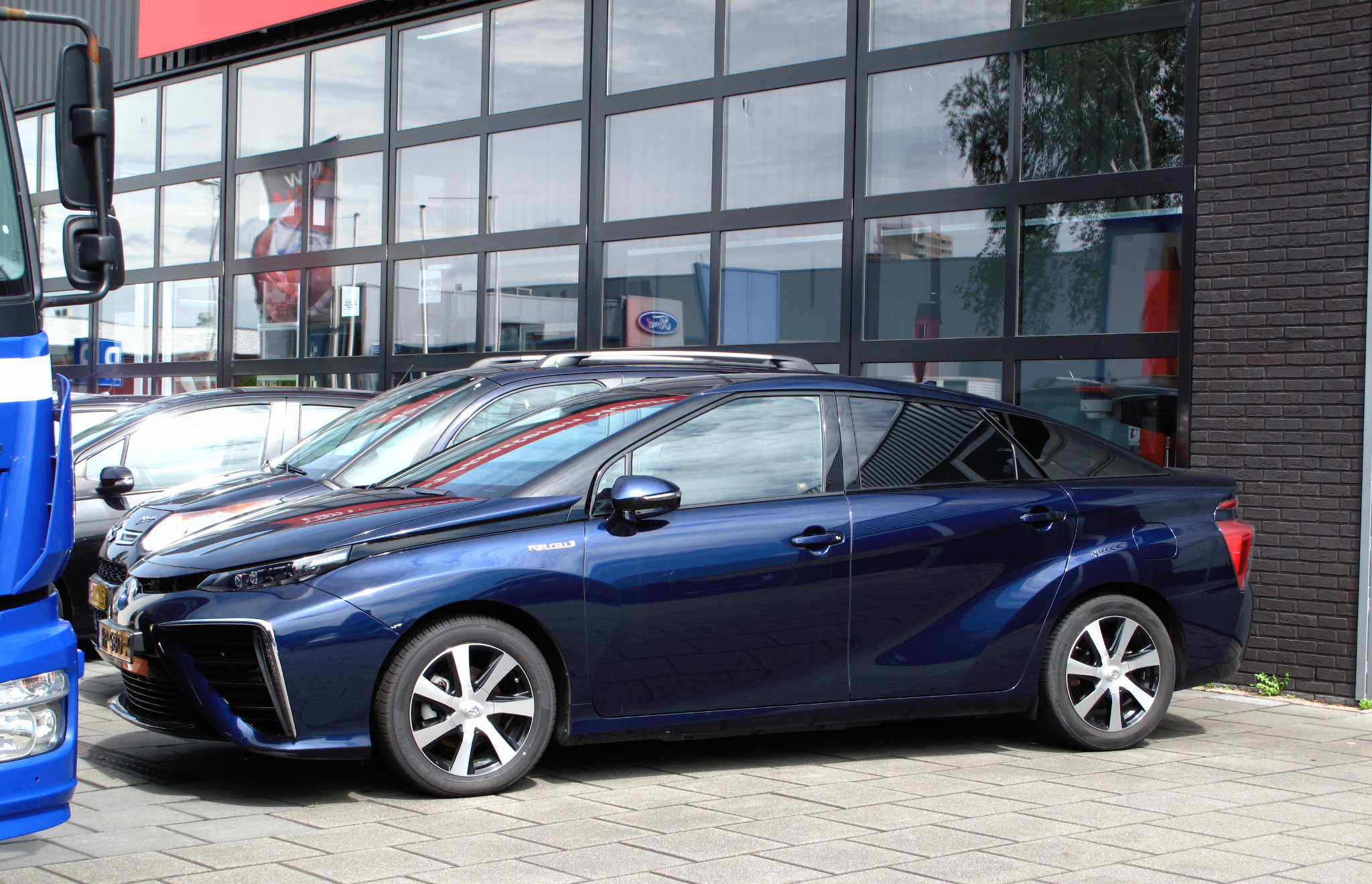 Toyota Mirai в Старом кузове