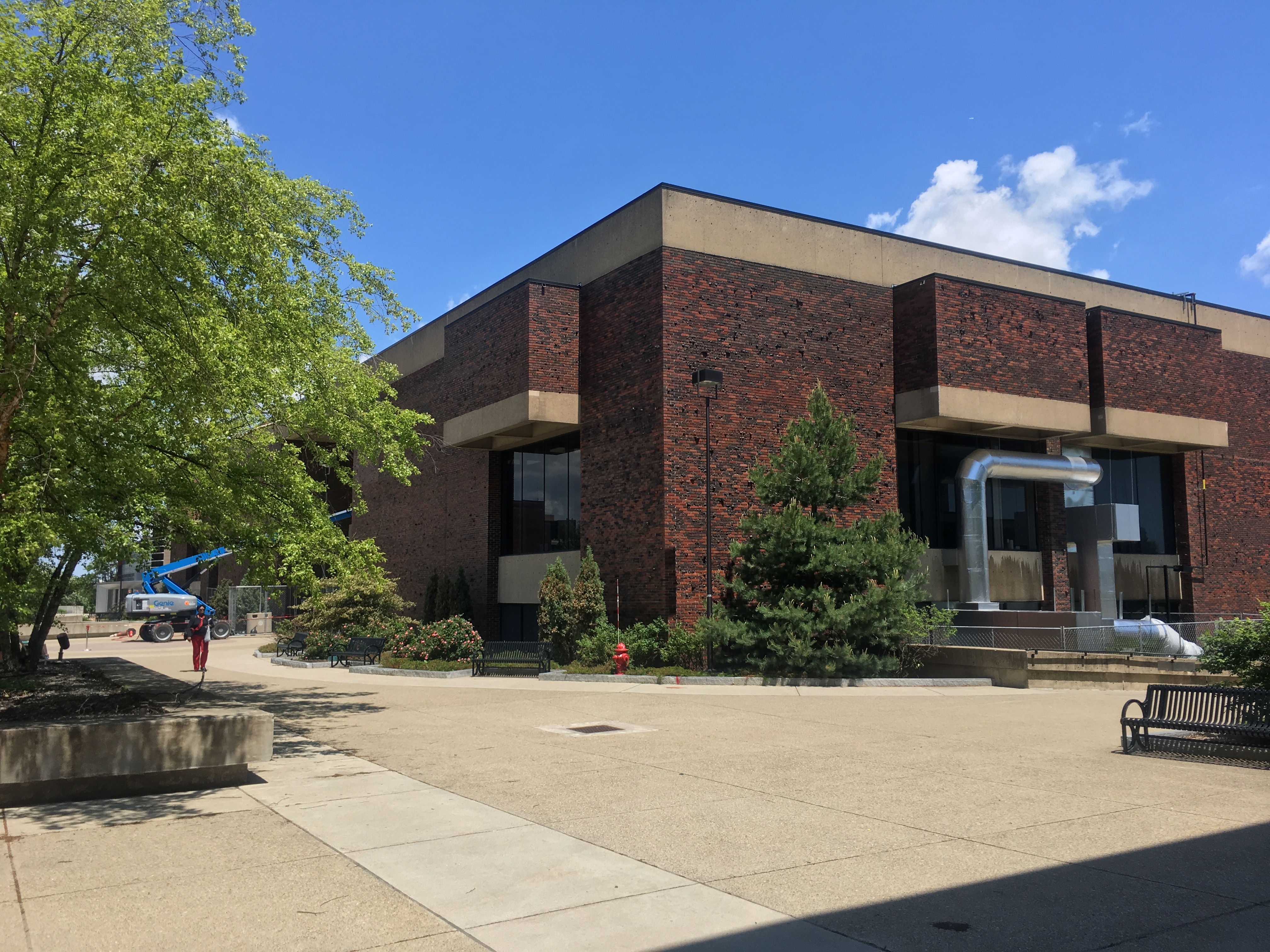 hældning Normalt pels File:20190611 - 27 - Buffalo State College (Butler Library).jpg - Wikimedia  Commons