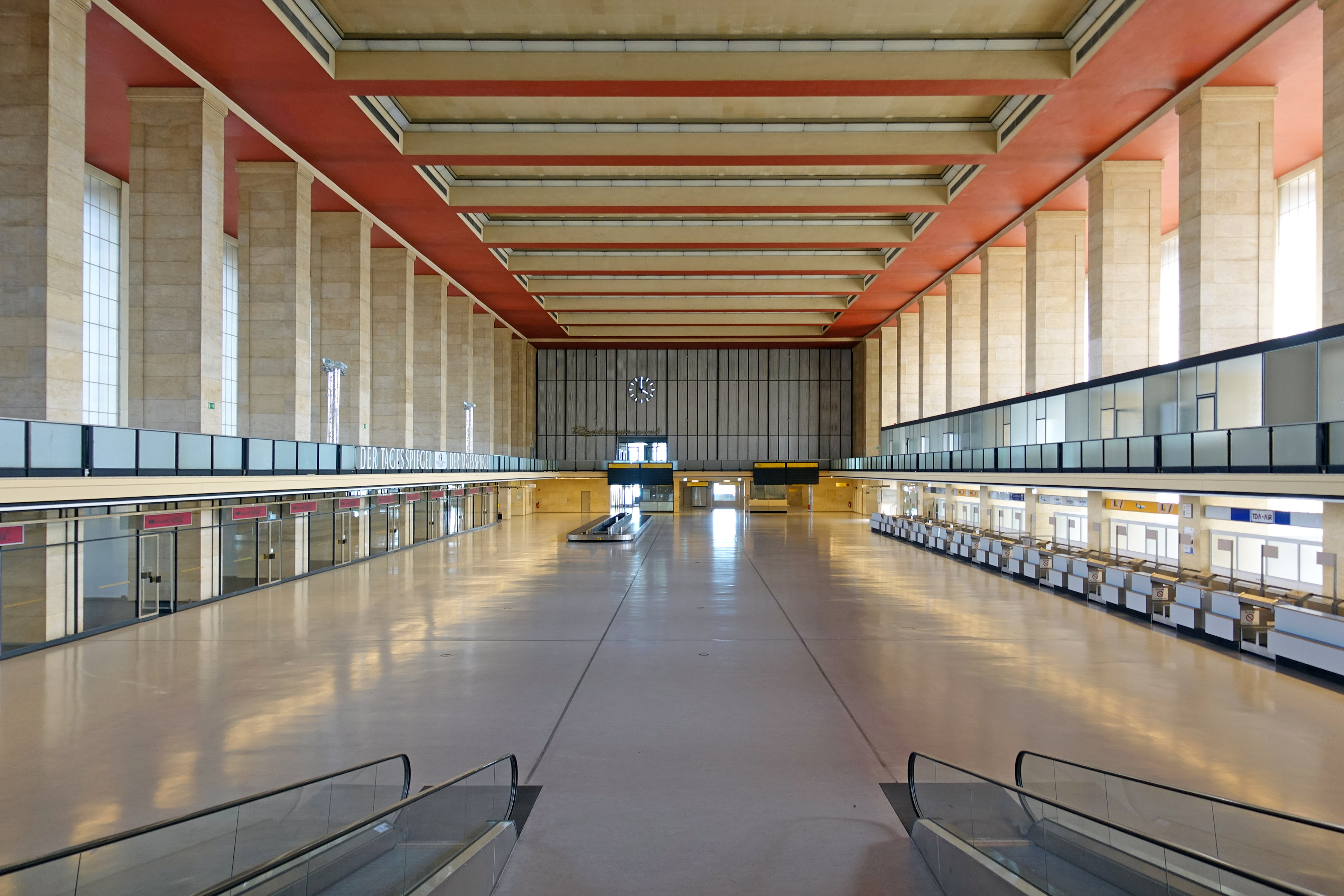 Tempelhof besichtigung flughafen Unterirdische Führungen