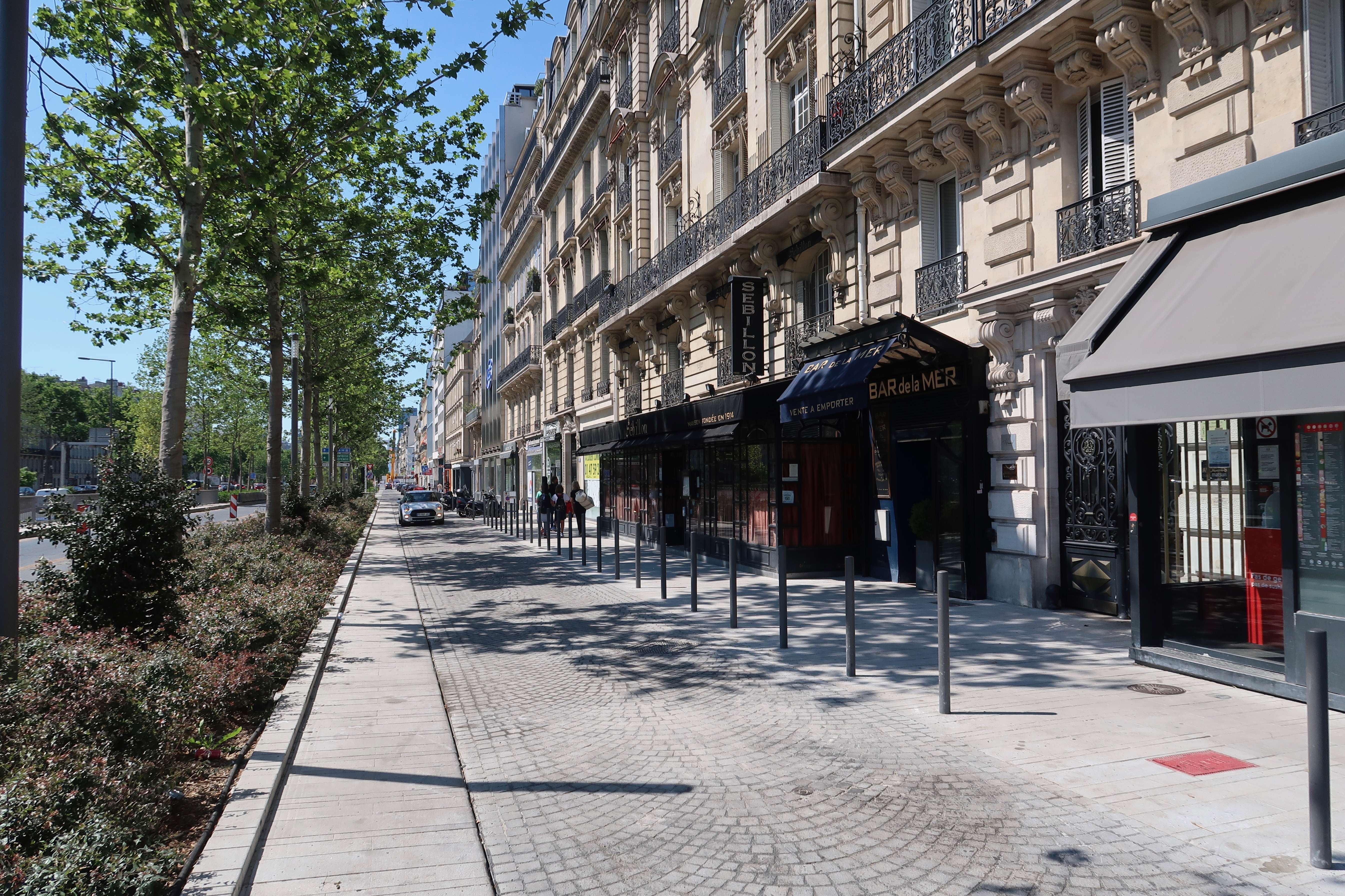 File Avenue Charles de Gaulle Neuilly sur Seine 2.jpg Wikimedia