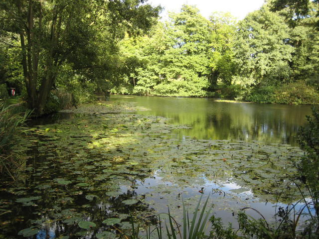 File:Baddesley Clinton - geograph.org.uk - 558072.jpg