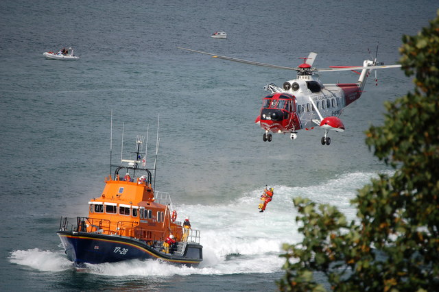 File:Brixham - Torbay lifeboat and helicopter - geograph.org.uk - 1420633.jpg