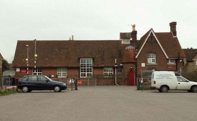 File:Chigwell Row Infant School - geograph.org.uk - 751913.jpg