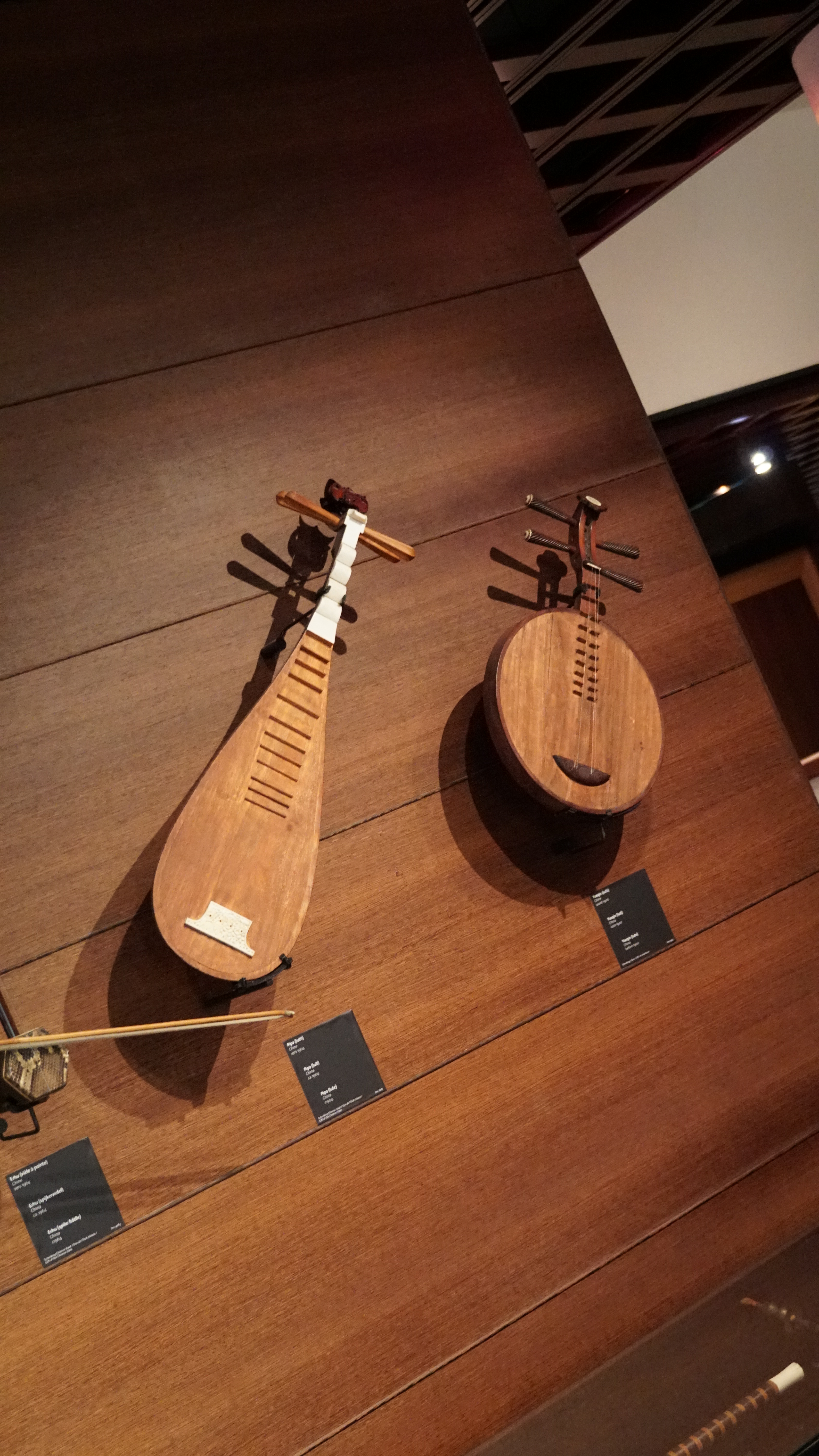 Instrument à cordes frottées — Wikipédia