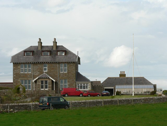 File:Craigiefield - geograph.org.uk - 194361.jpg