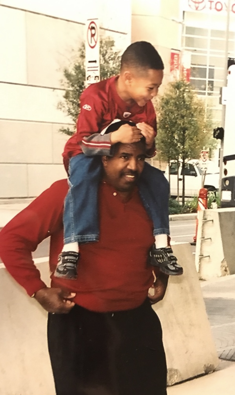 Green and his youngest son at [[Super Bowl XXXVIII]]