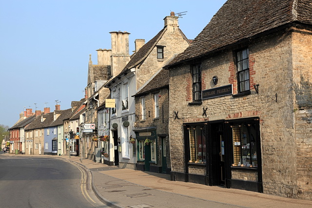 High Street, Lechlade - geograph.org.uk - 2379004