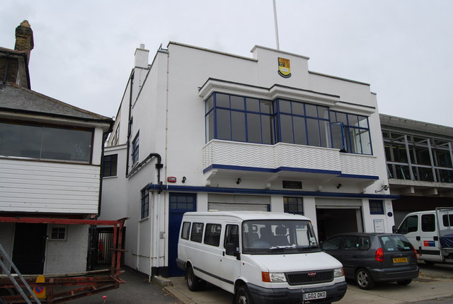 File:Imperial College Boathouse.jpg