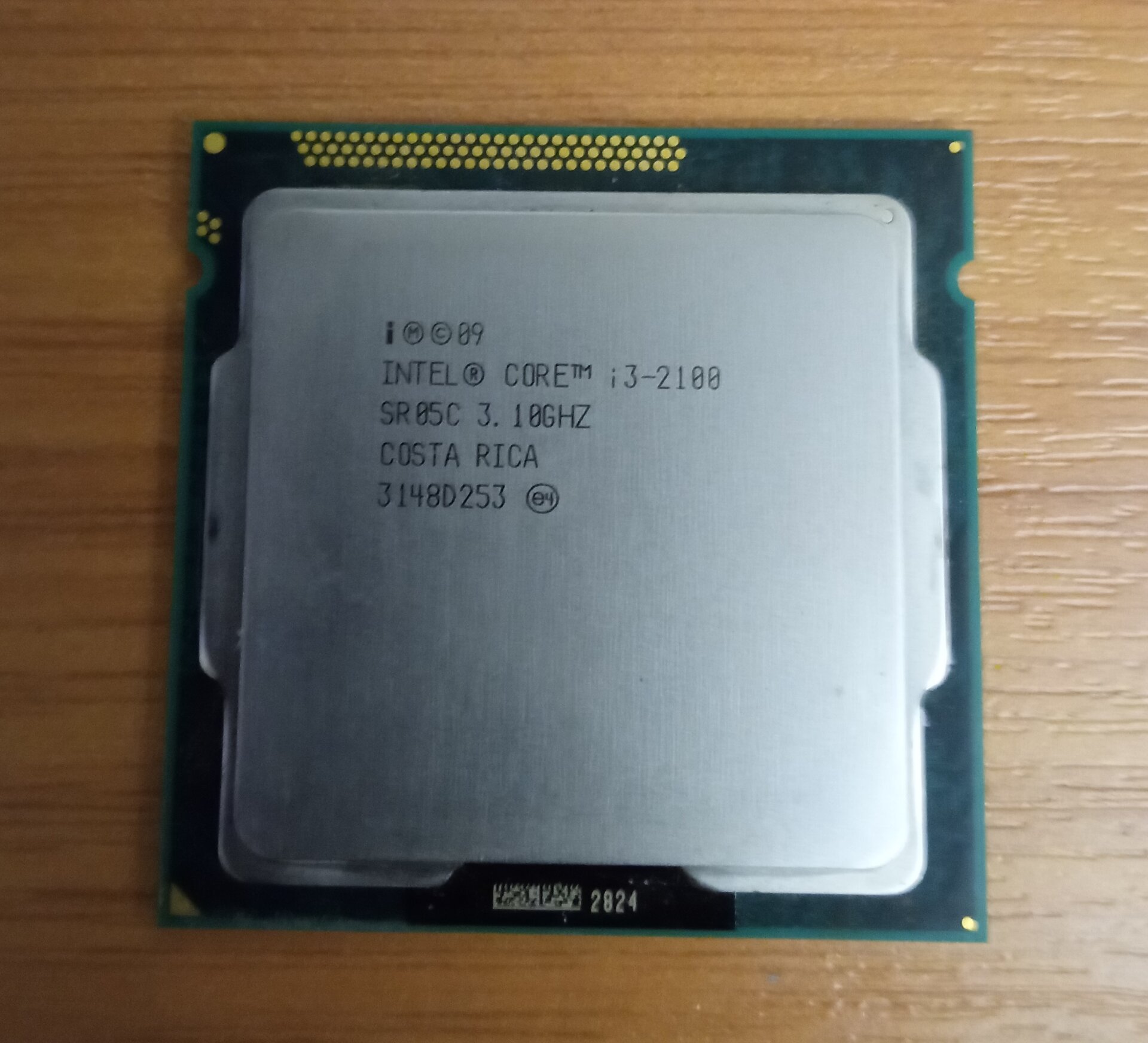 File:Intel Core i3-2100.jpg - Wikimedia Commons