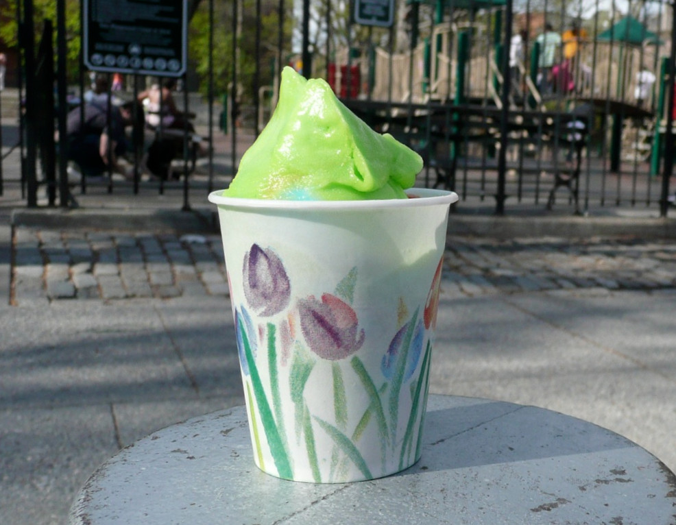 https://upload.wikimedia.org/wikipedia/commons/8/8a/Lime_Italian_Ice_%28Brooklyn%2C_NY%29.jpg