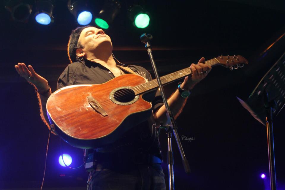 mohit chauhan with guitar