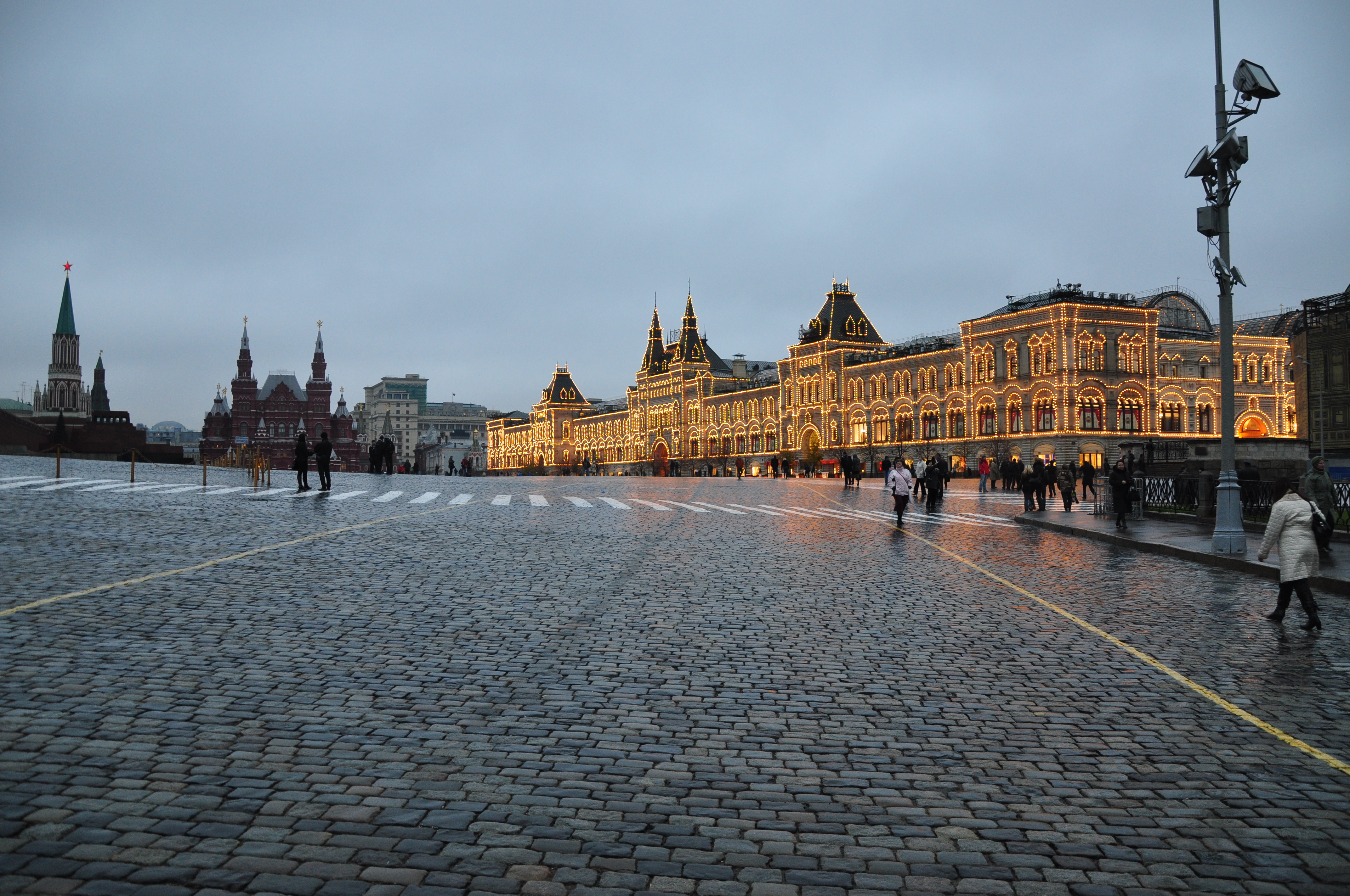 Красная площадь улица. Мостовая красной площади каменная. Брусчатка на красной площади. Булыжник на красной площади. Мощеная Москва площадь.