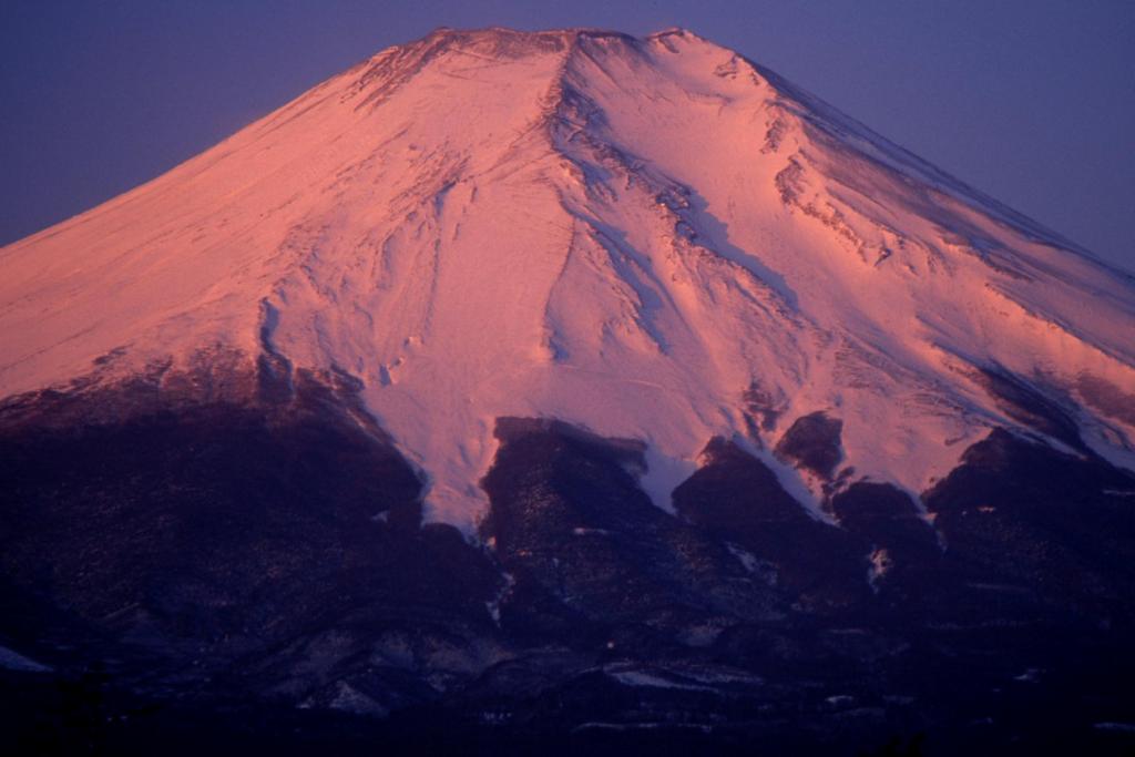 kapitalisme Raad Uitrusten File:Mount Fuji from yamankako village 2000-2-10.jpg - Wikipedia
