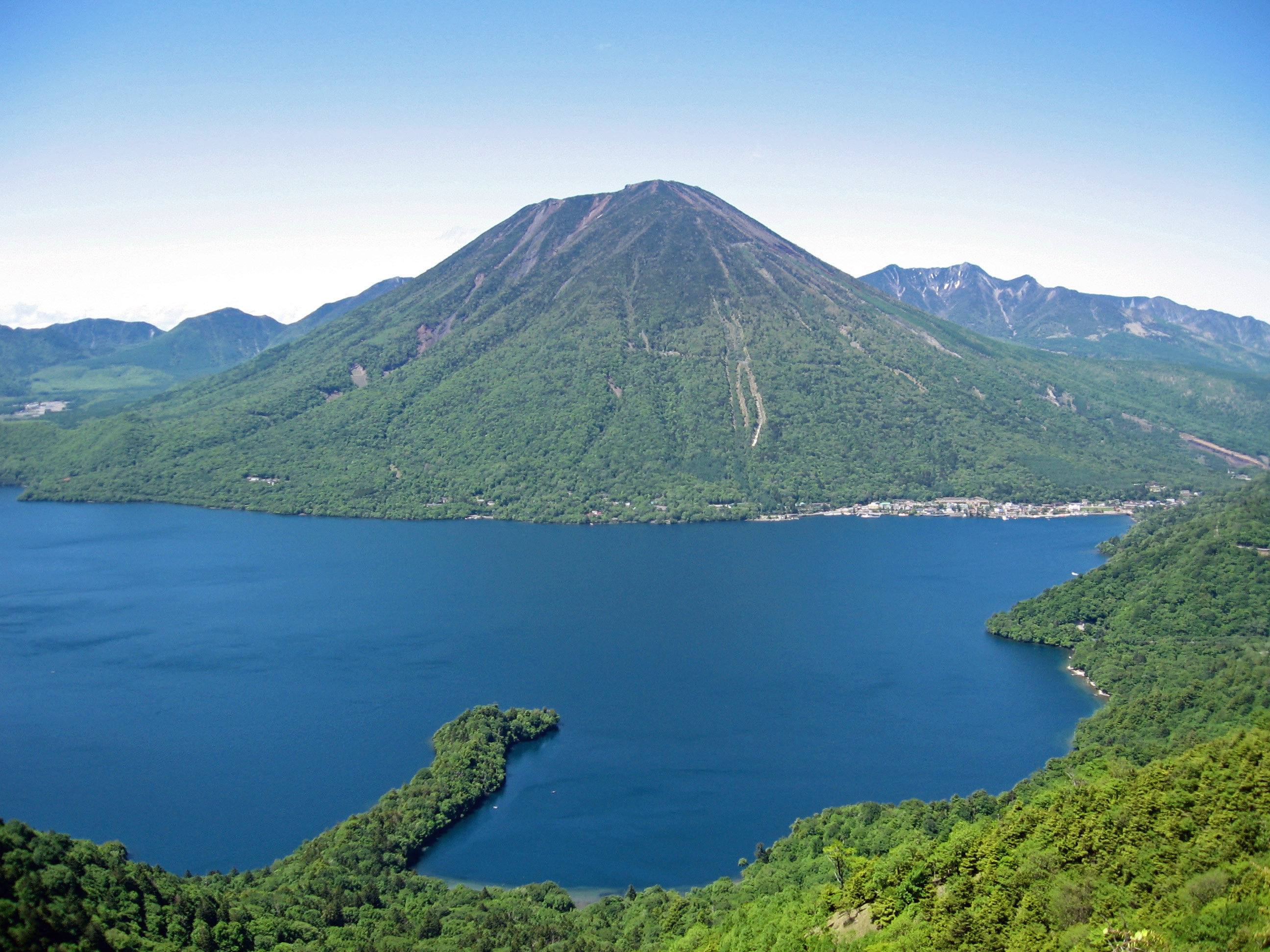 Lake Chūzenji - Wikipedia