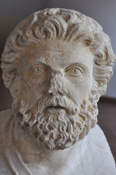 File:Philip II statue 350-400 CE.jpg