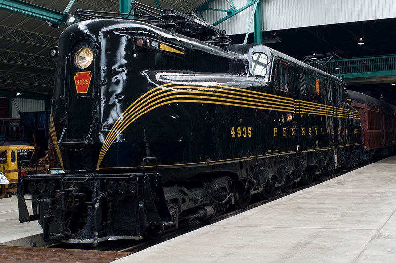 Retired_PRR_GG1_at_Railroad_Museum.jpg