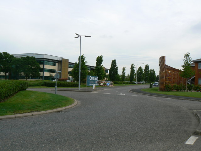 File:Roundabout - Chineham Business Park - geograph.org.uk - 823839.jpg