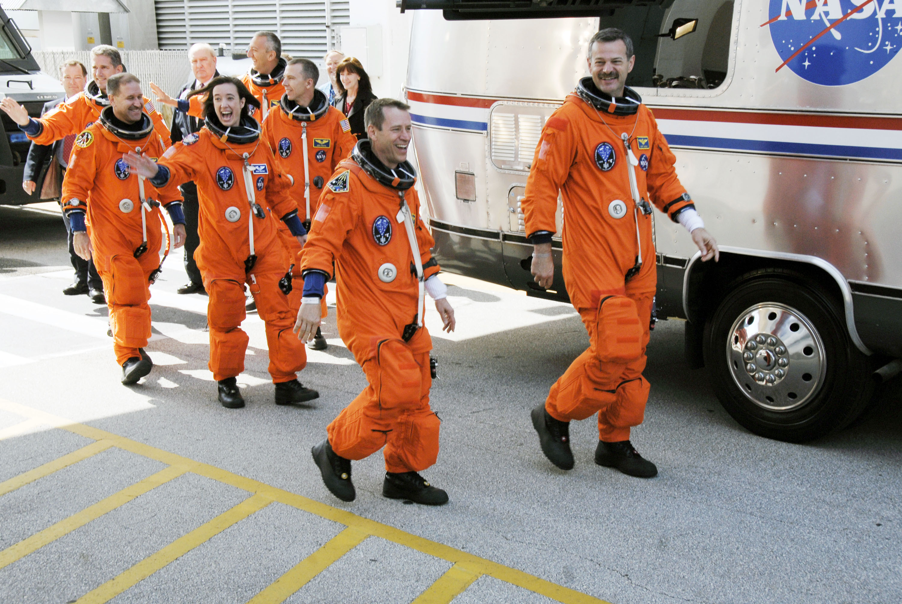 Crew member. STS-125. Фото NASA 08.04.2009.