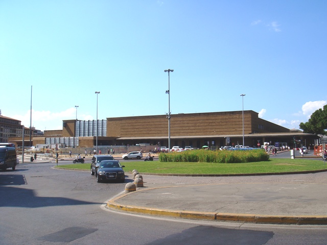 File:Santa Maria Novella Station, Florence, Italy.JPG