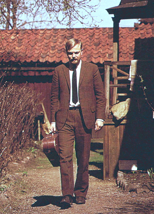 Singer and songwriter Olle Adolphson at Bastugatan 32, Stockholm, 1963