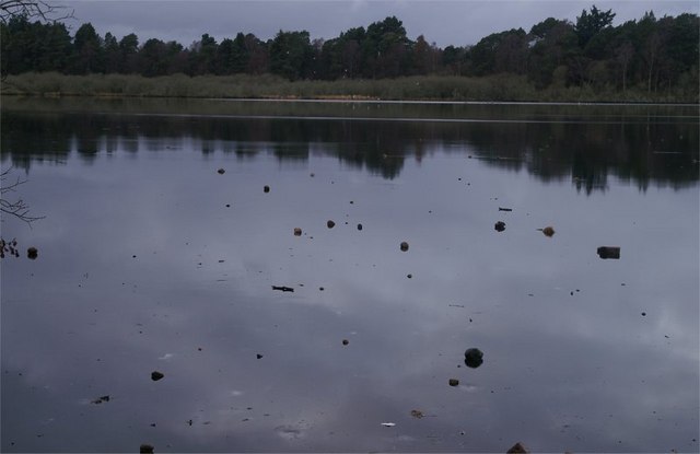 File:Stormont Loch - geograph.org.uk - 650908.jpg