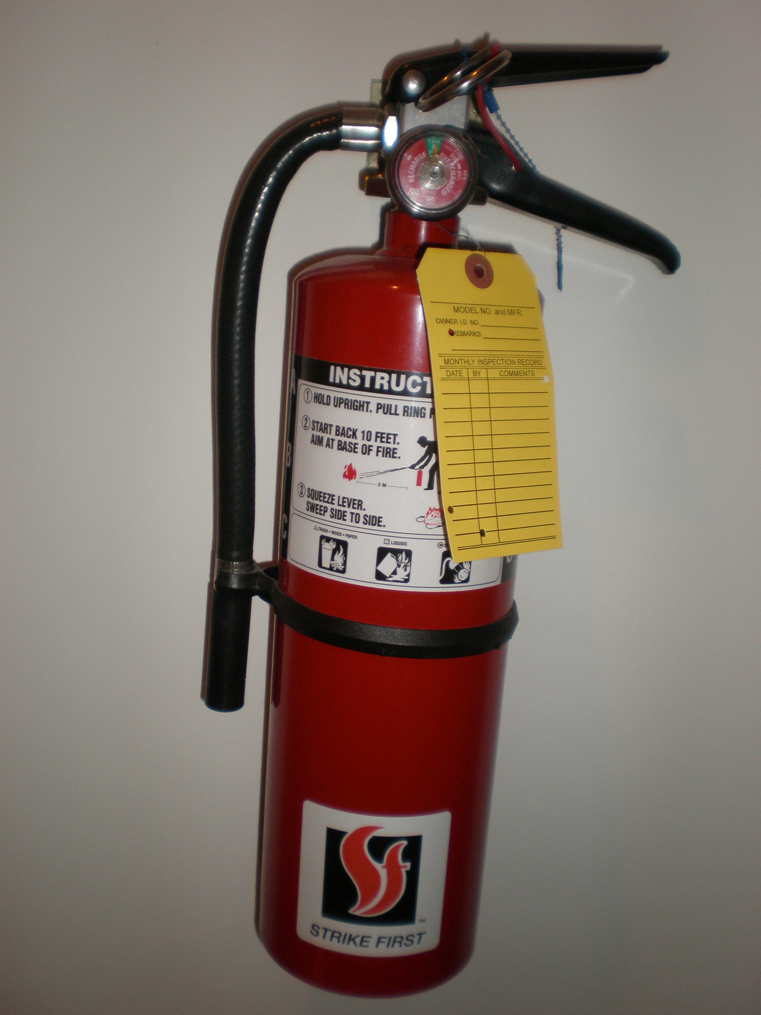 File:Strike First fire extinguisher.JPG - Wikimedia Commons