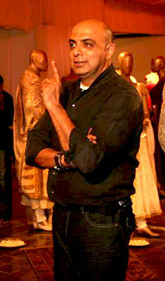 <span class="mw-page-title-main">Tarun Tahiliani</span> Indian fashion designer