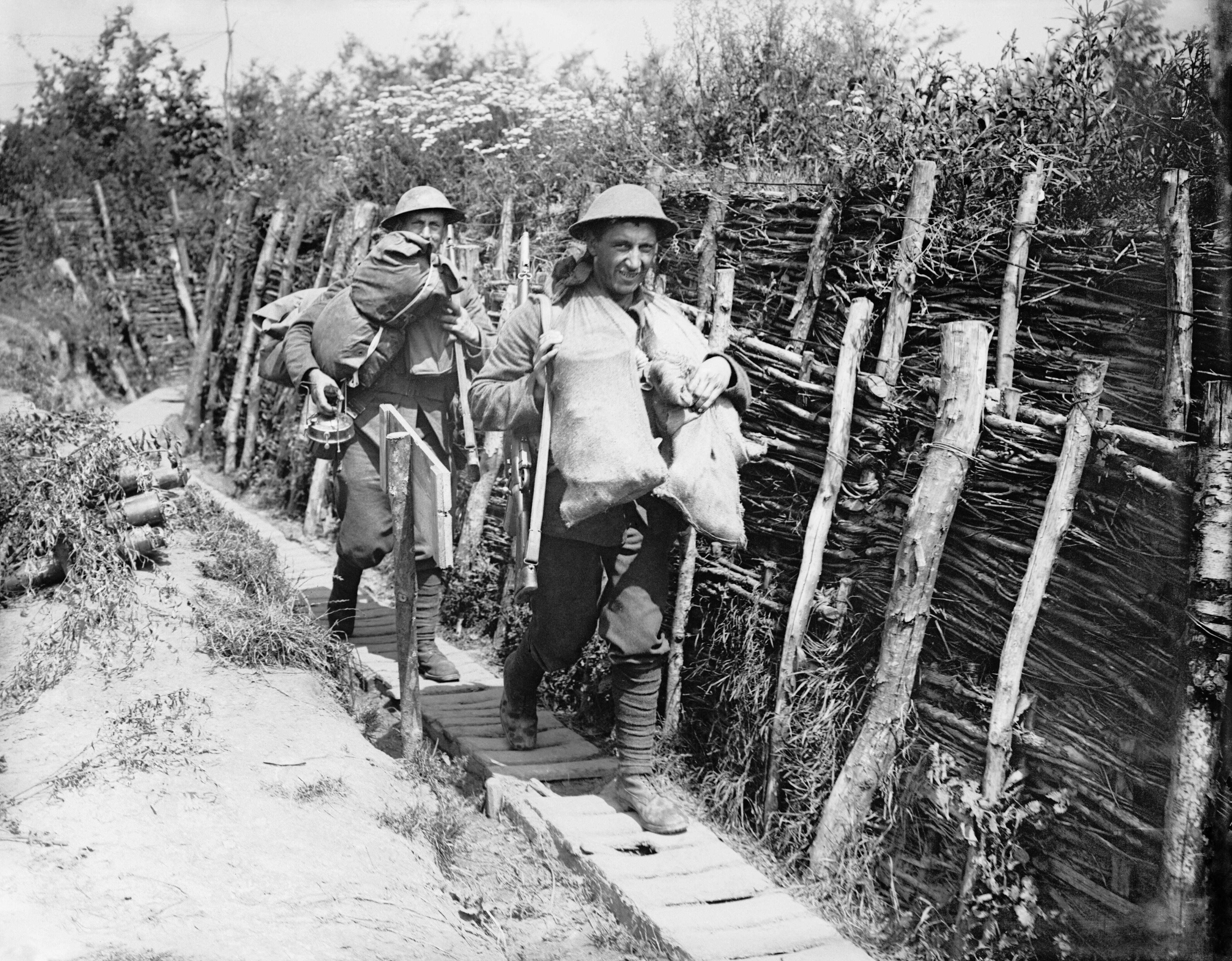 История во времена первой мировой. Trench World альбом. Returning to the Trenches,.