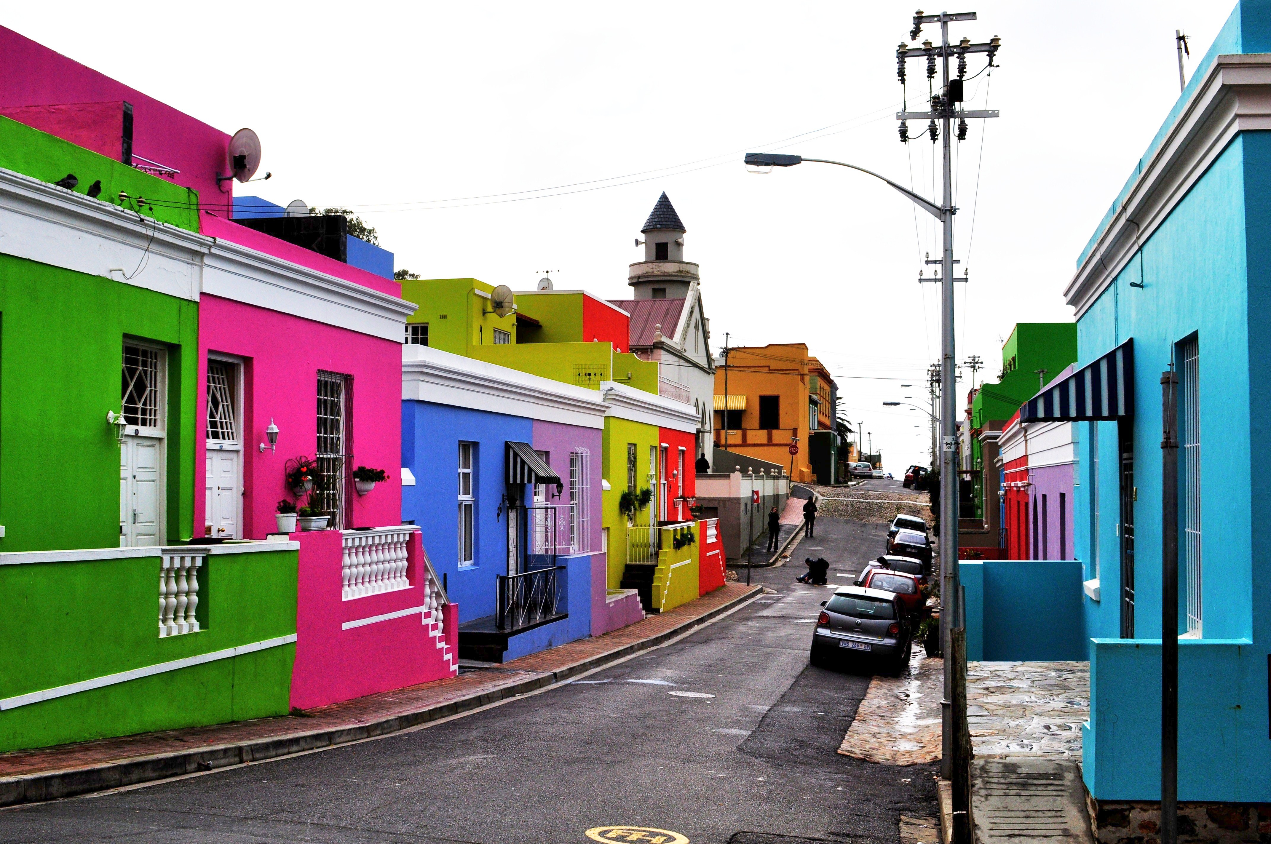 South Africa: Explore Bo-Kaap, the colorful historic district!