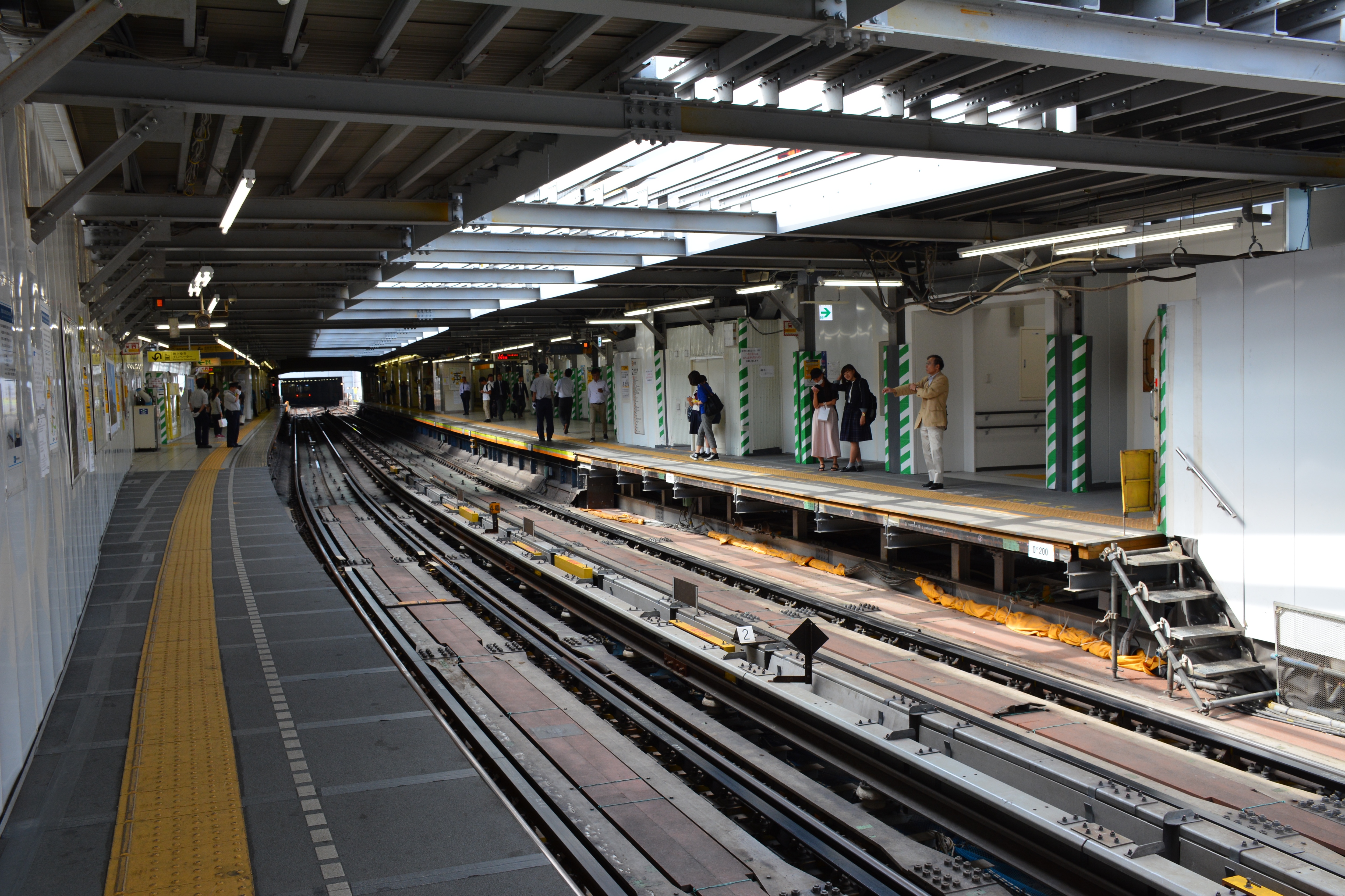 File Tokyo Metro Ginza Line Shibuya Station 16 10 07 Jpg Wikimedia Commons