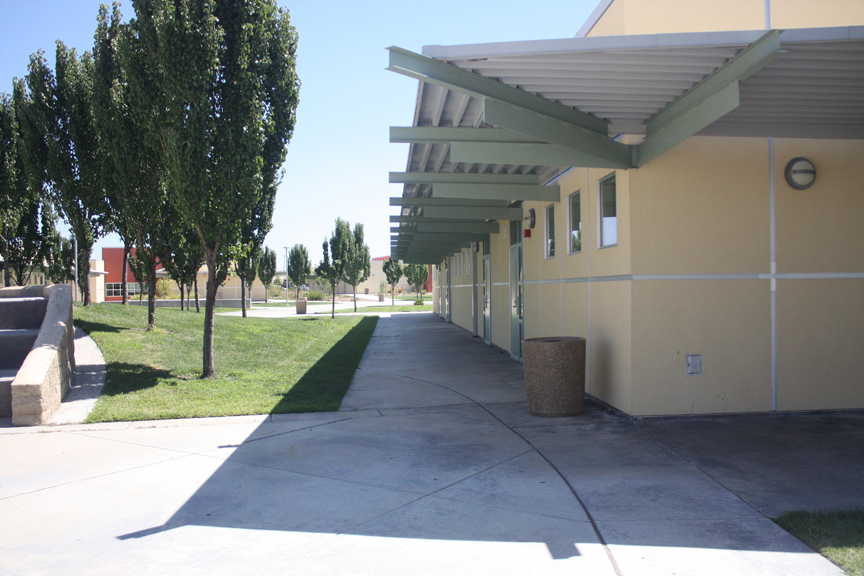 File:Whitney High School Rocklin J Building Hallway.JPG - Wikipedia