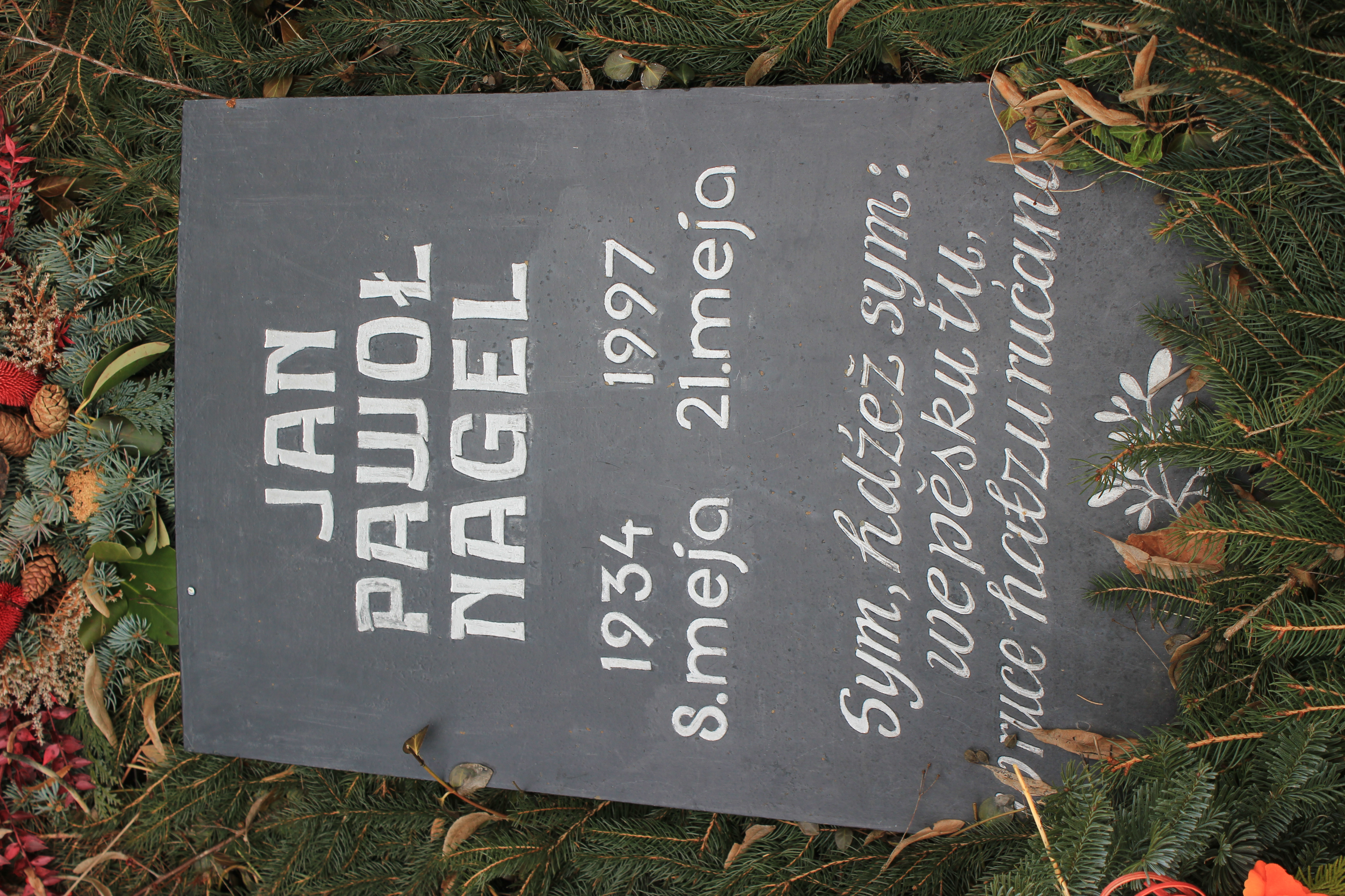 Grabstein von Jan Paul Nagel auf dem Lohsaer Friedhof