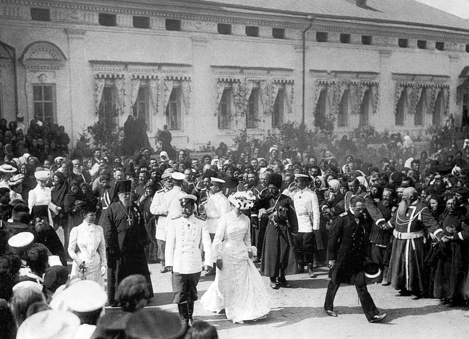 19 20 век года. Канонизация Серафима Саровского 1903. Царь Николай в Сарове в 1903. Прославление Серафима Саровского 1903 г. Николай 2 в Сарове 1903 год.