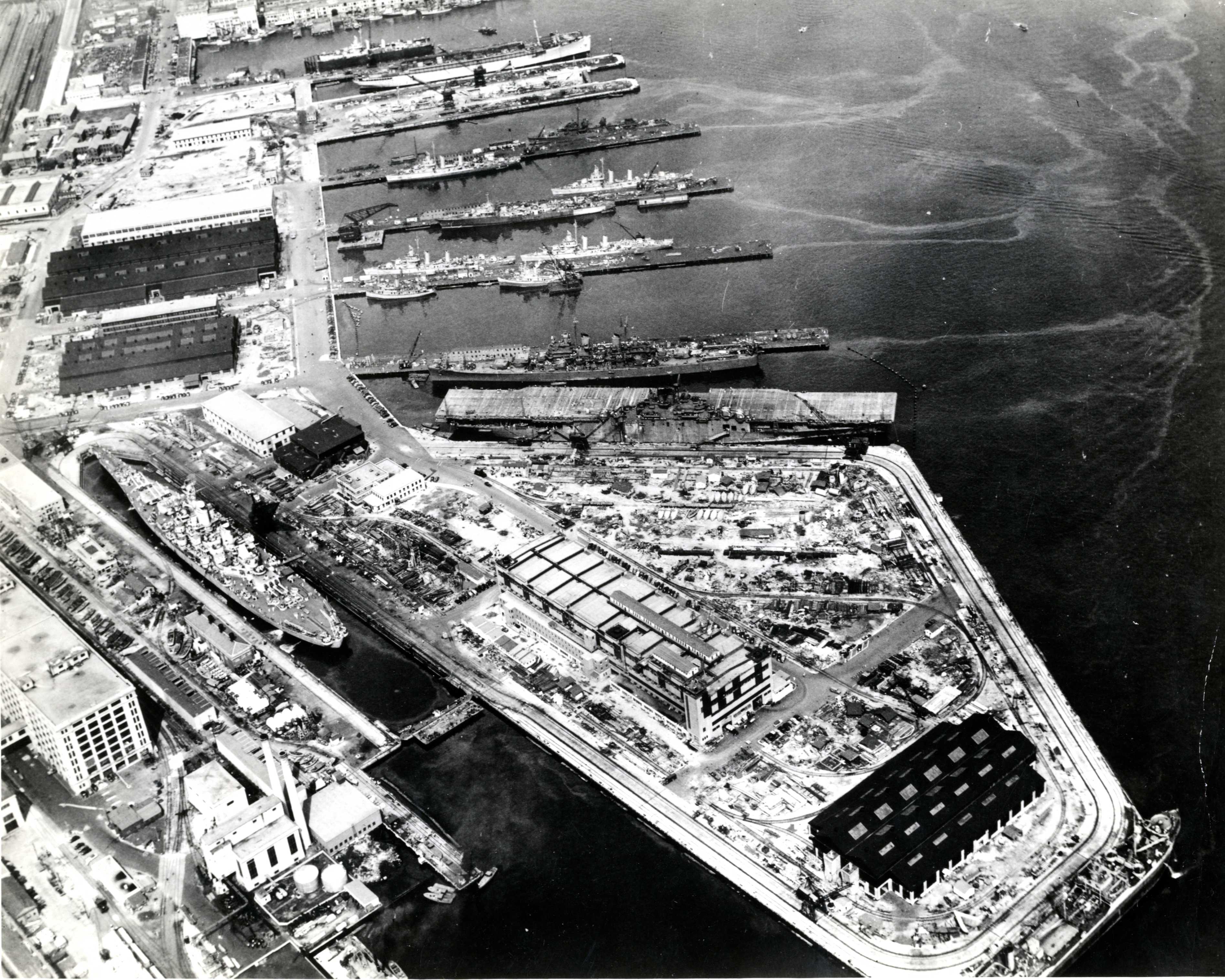 Aerial_view_of_Boston_Navy_Yard%2C_circa_July_1943.jpg