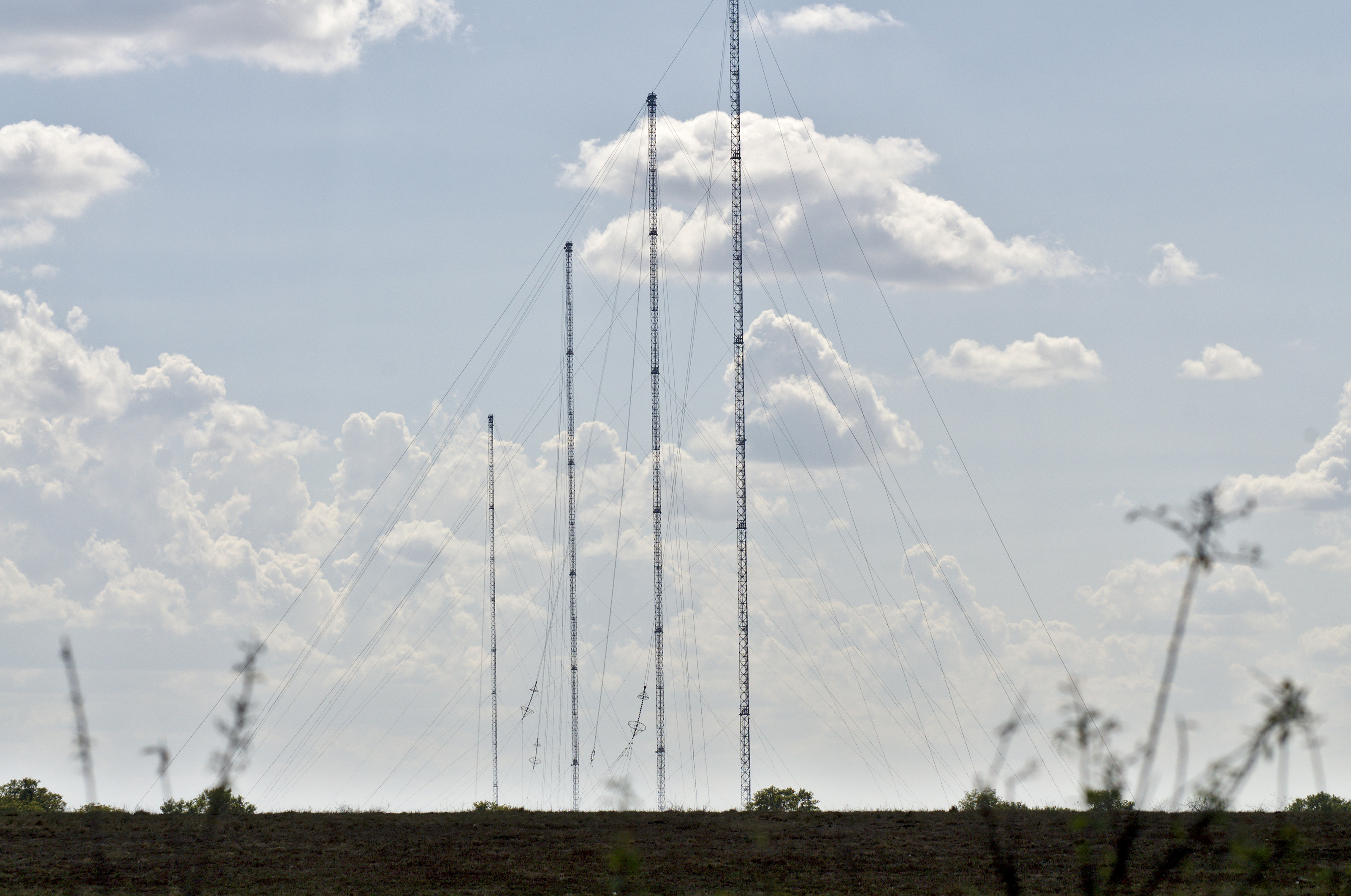 File:Antennes du Centre de transmissions de la Marine nationale de Rosnay. jpg - Wikipedia